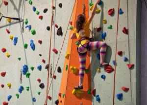 urban wall milano climbing factory corso base arrampicata indoor rockspot nordovest